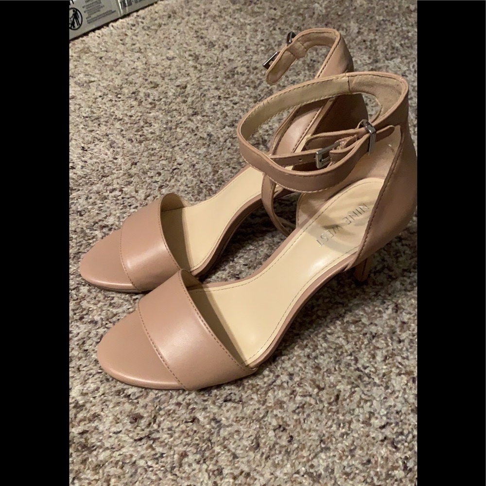 Nine west Nude Heels Size 8